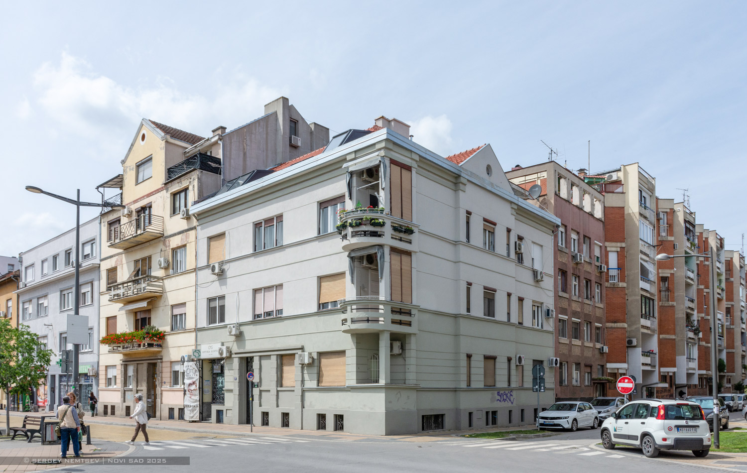 Нови-Сад, Трг републике, 25