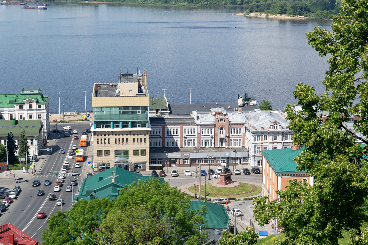 Nizhny Novgorod, Рождественская улица, 13; Рождественская улица, 11 / Кожевенный переулок, 7