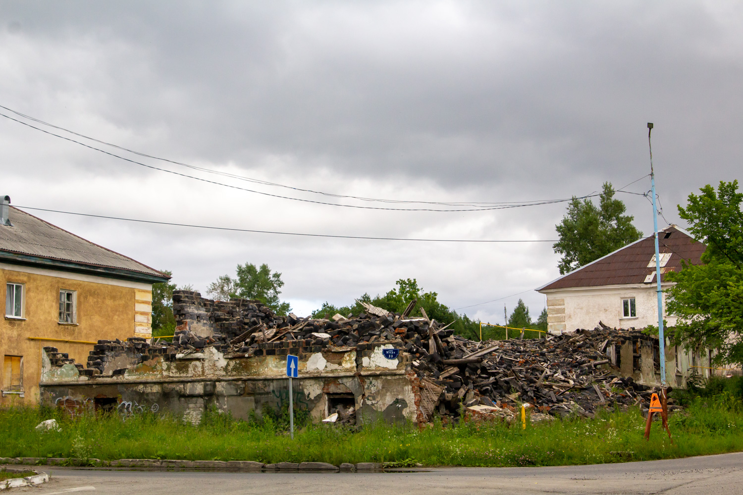 Ugleuralsky, Улица Мира, 10