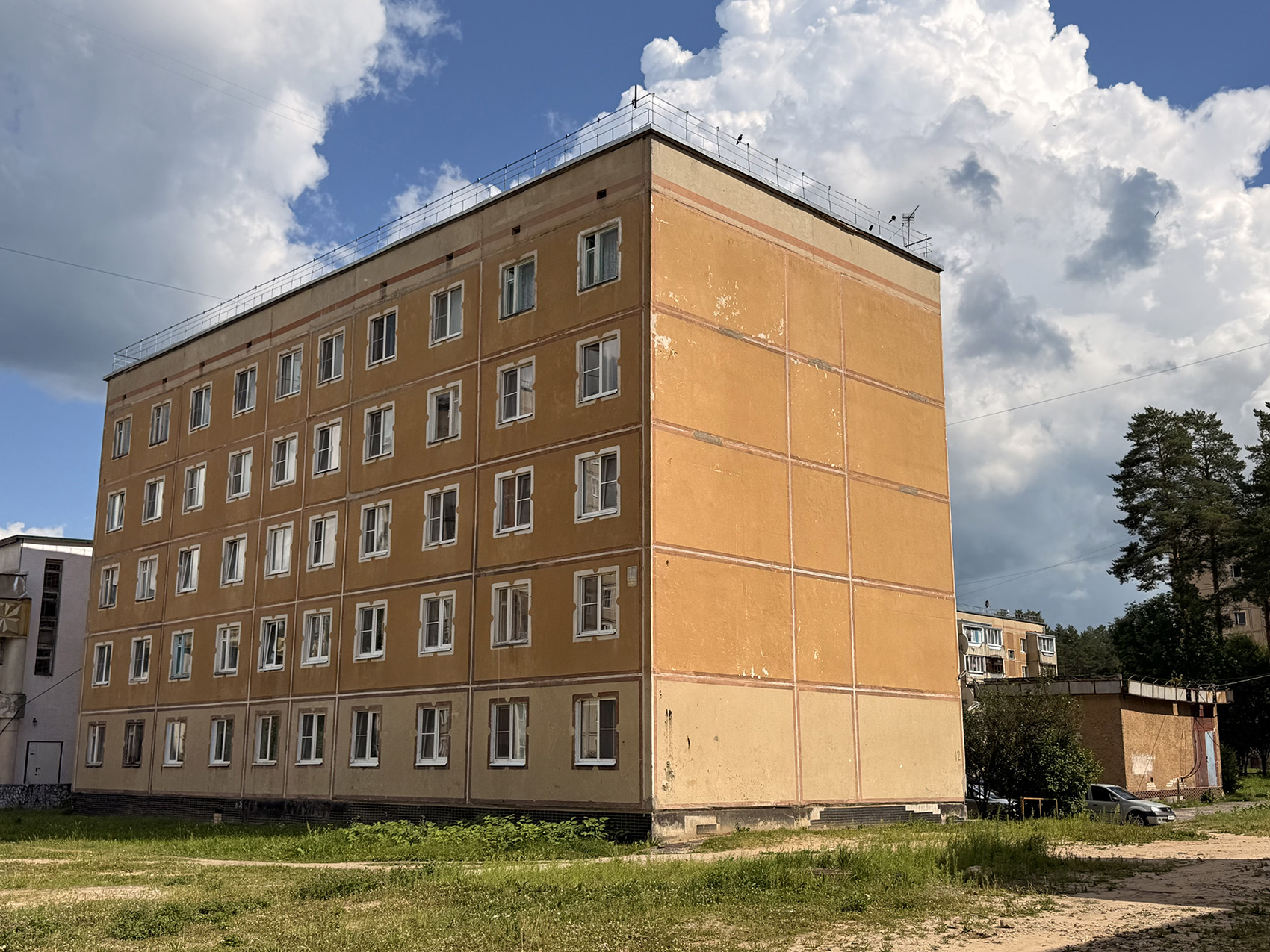 Чистые Боры, Бульвар Строителей, 12