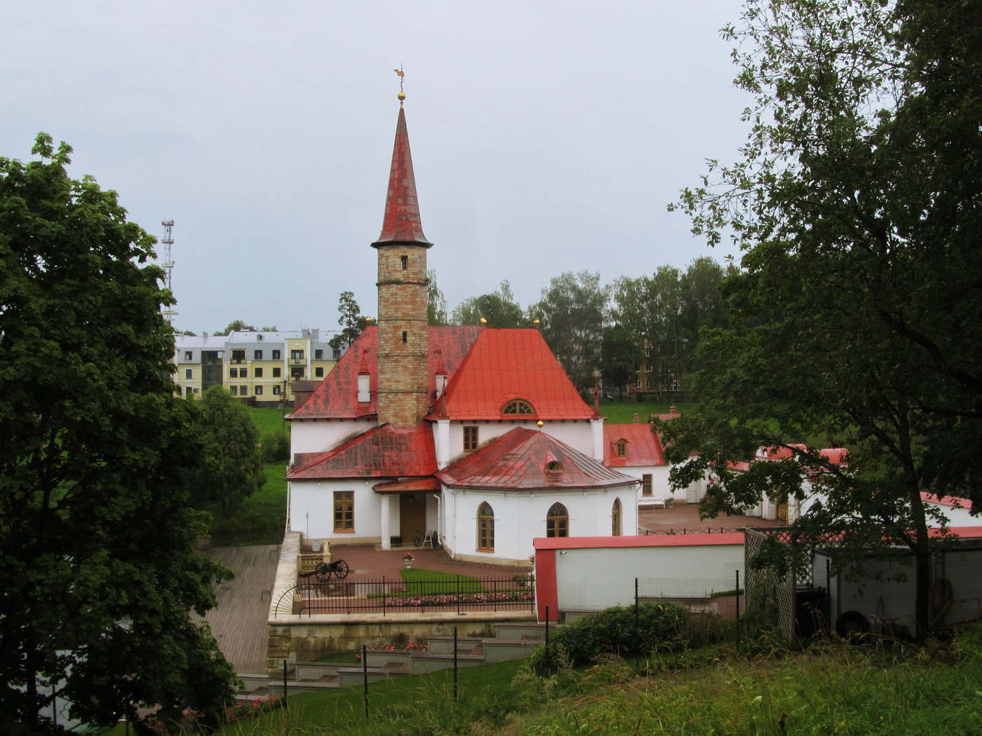 Гатчина, Улица Чкалова, 22А (Приоратский парк)
