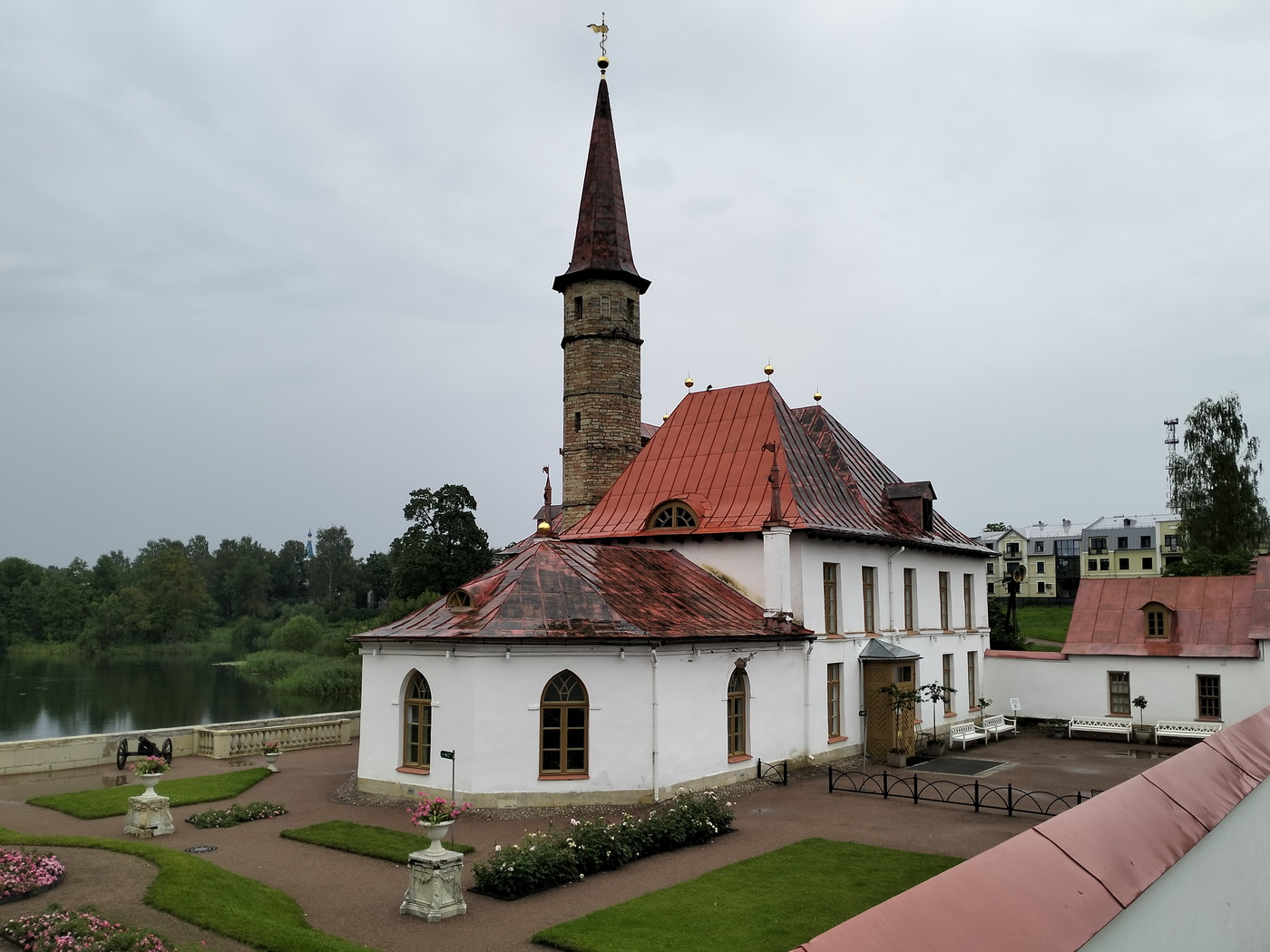 Гатчина, Улица Чкалова, 22А (Приоратский парк)