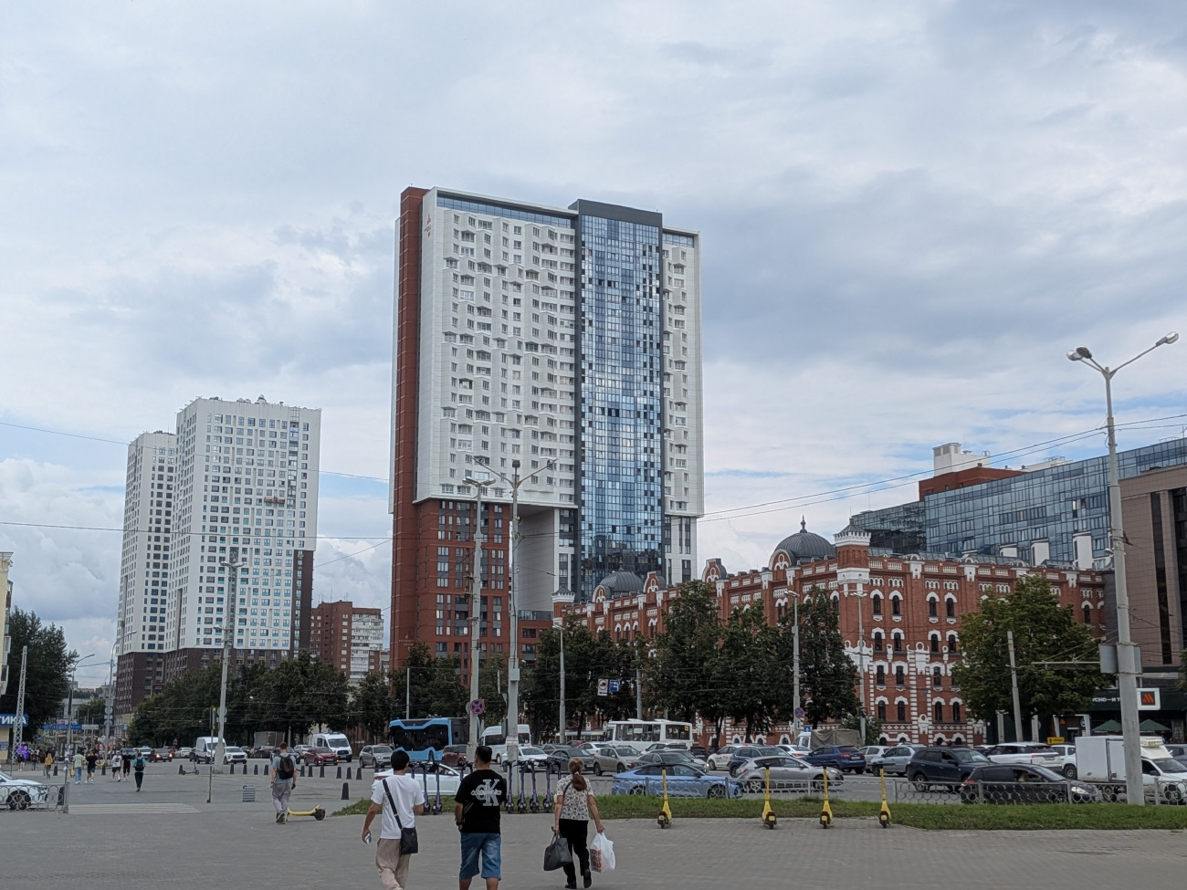 Екатеринбург, Улица Азина, 16/1; Улица Азина, 22 корп. 7; Улица Челюскинцев, 108; Улица Луначарского, 15