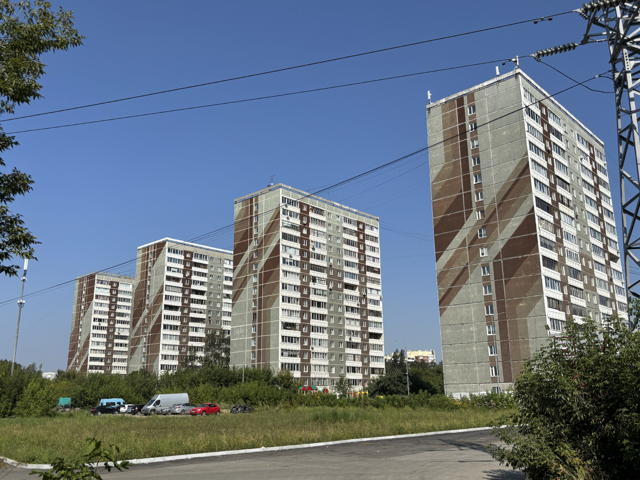 Екатеринбург, Улица Новгородцевой, 37, корп. 2; Улица Новгородцевой, 39; Улица Новгородцевой, 43