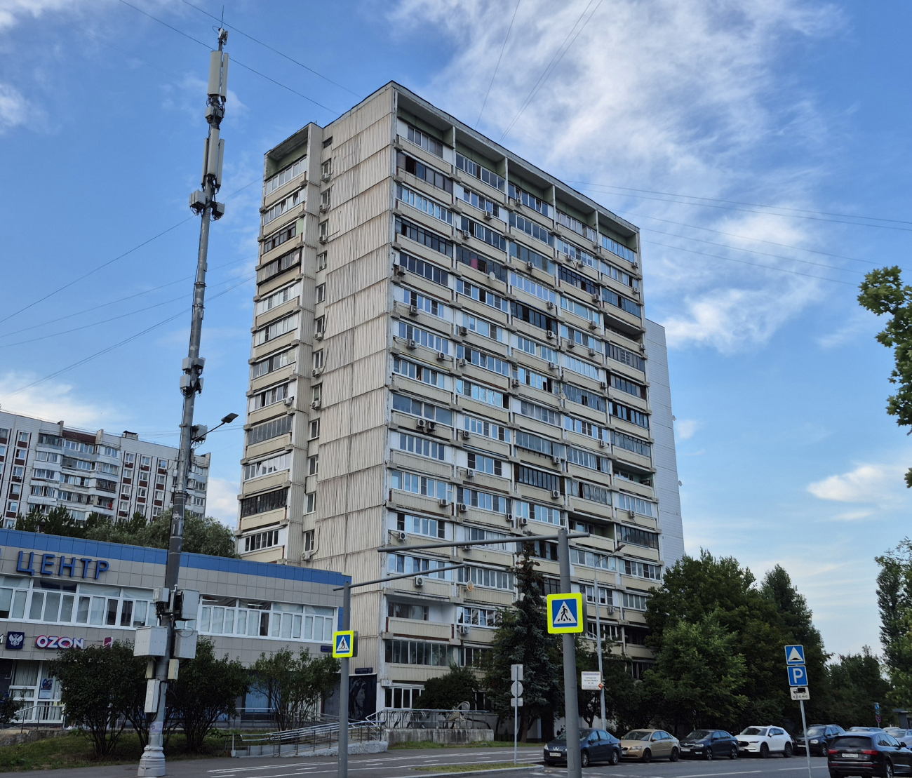 Москва, Улица Крылатские Холмы, 32 корп. 1