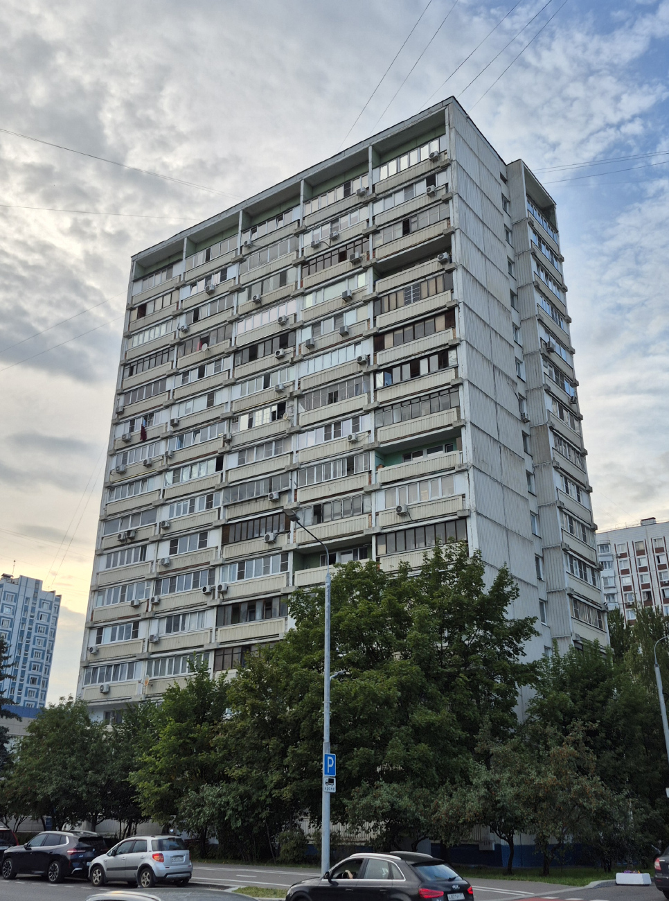 Москва, Улица Крылатские Холмы, 32 корп. 1