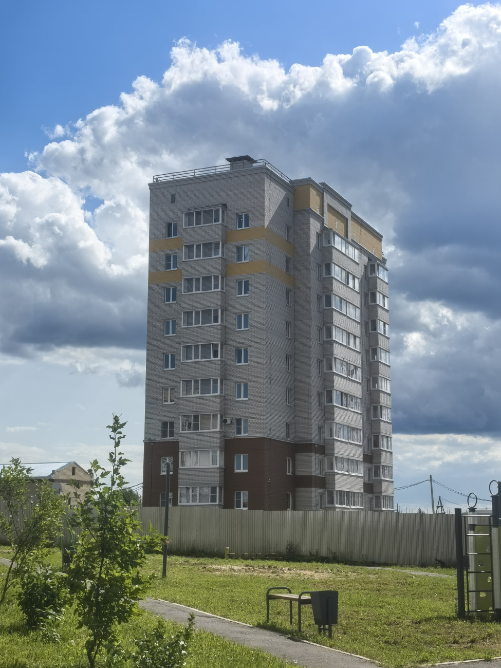 Вологда, Улица Лётчика Каберова, 7