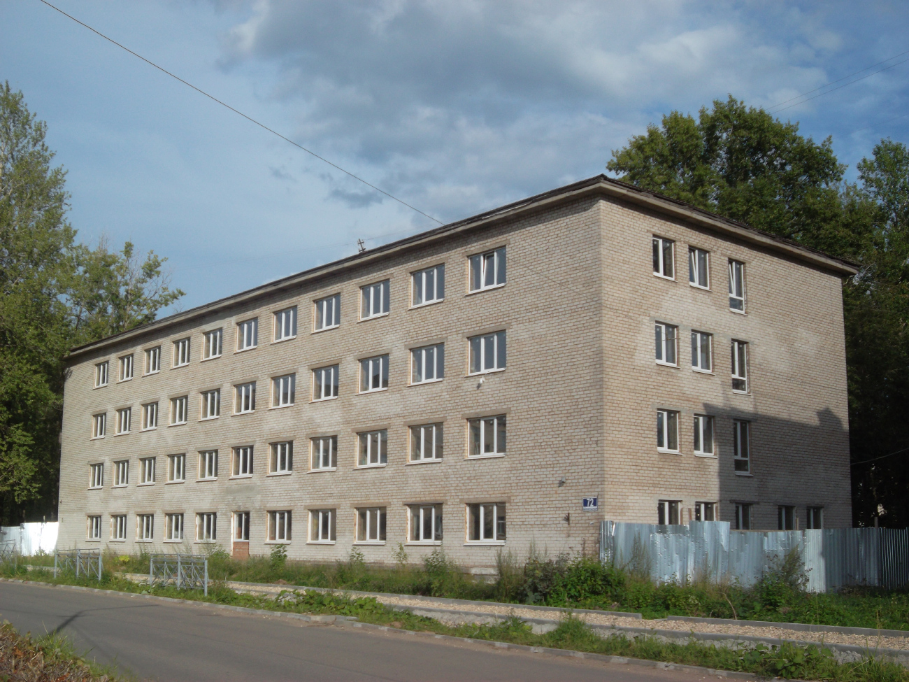 Пикалёво, Школьная улица, 72
