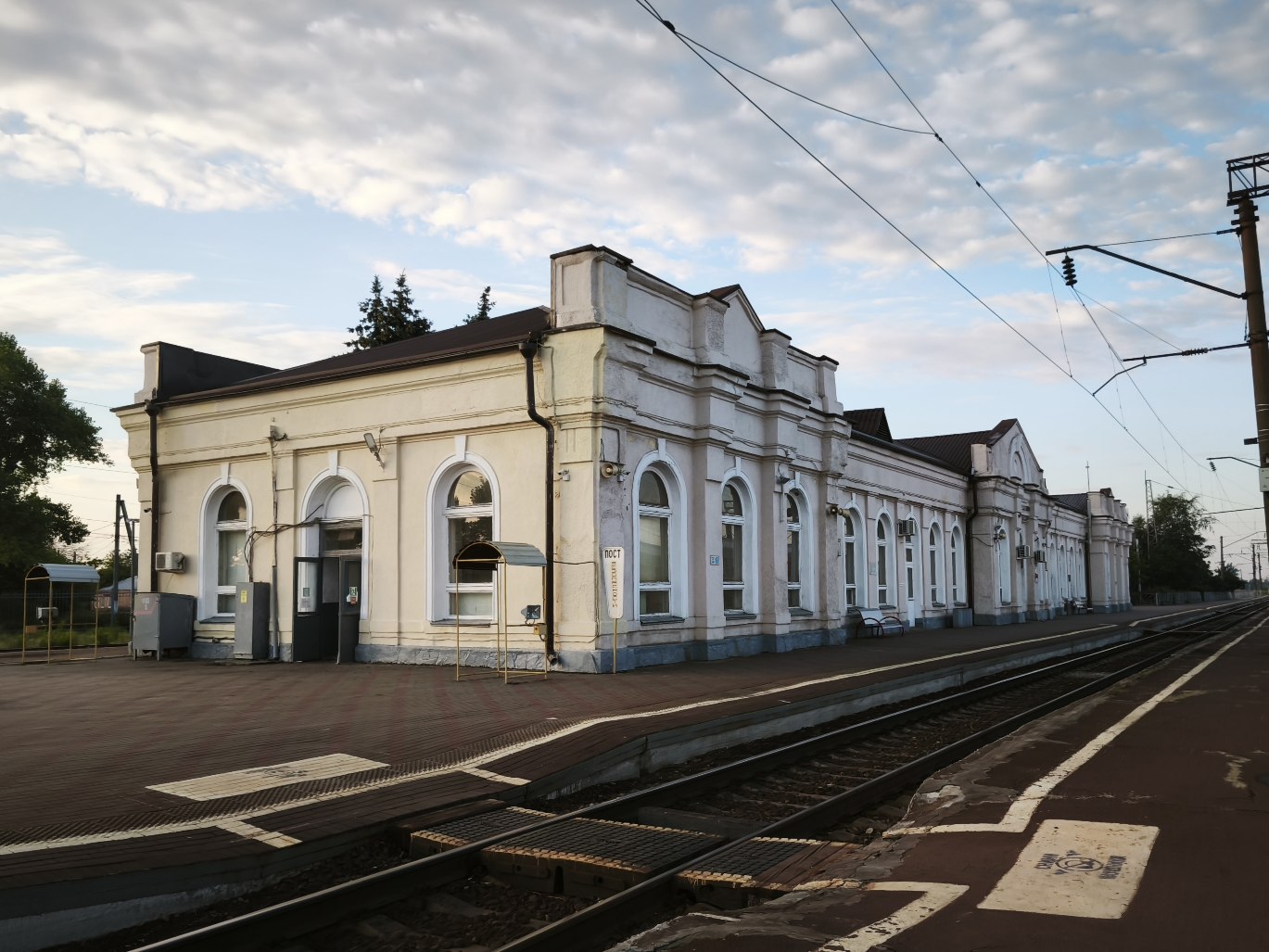 Зверево, Вокзальная улица, 4*