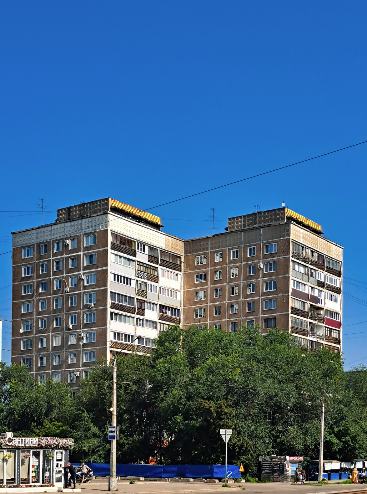 Новокузнецк, Улица Мориса Тореза, 58А; Улица Мориса Тореза, 58