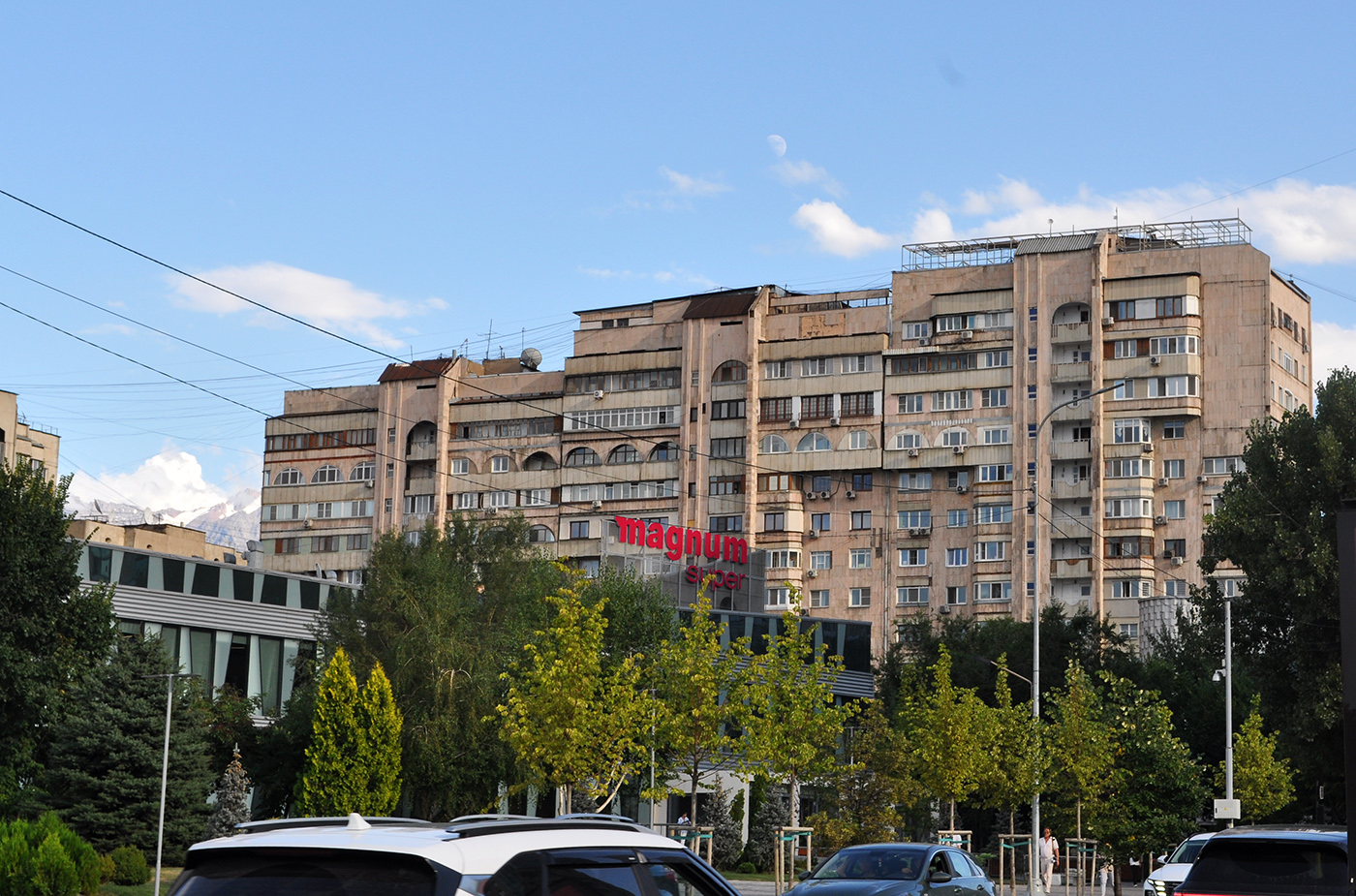 Алматы, Микрорайон "Самал-2", 69 / Улица Бектурова, 69; Микрорайон "Самал-2", 70 / Улица Бектурова, 70; Микрорайон "Самал-2", 71 / Улица Бектурова, 71