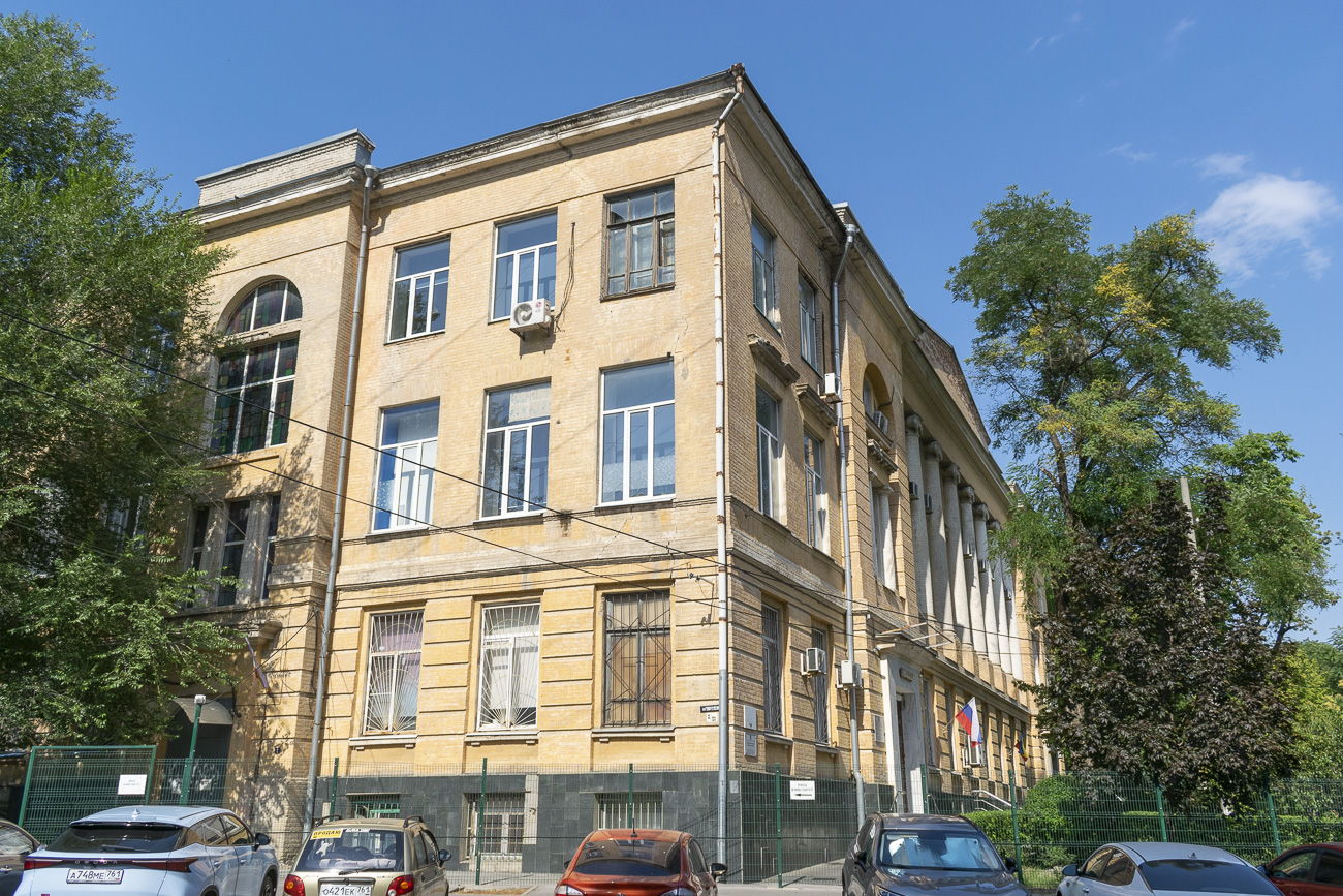 Ростов-на-Дону, Гвардейский переулок, 2 / Доломановский переулок, 51