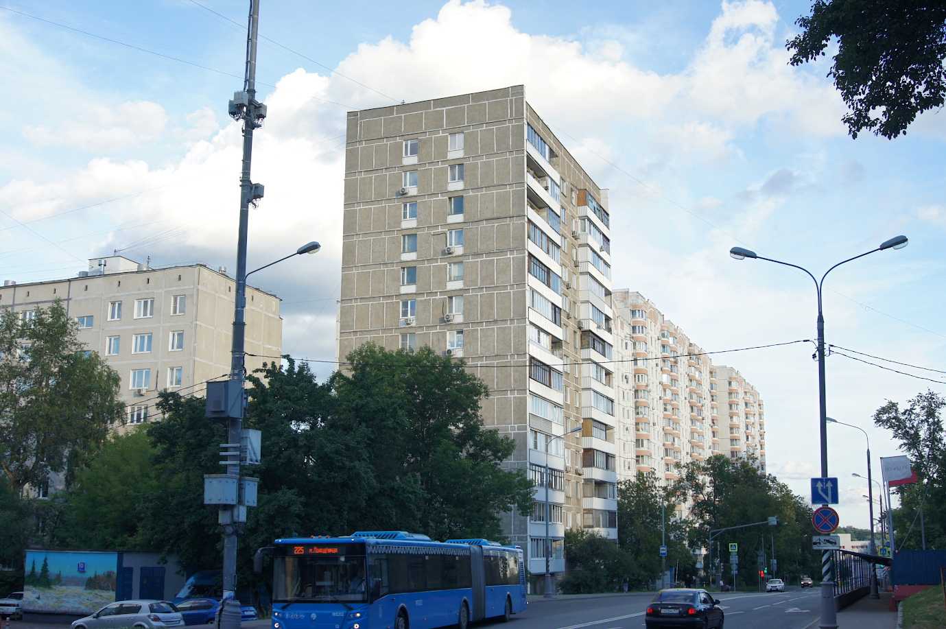 Москва, Сколковское шоссе, 11
