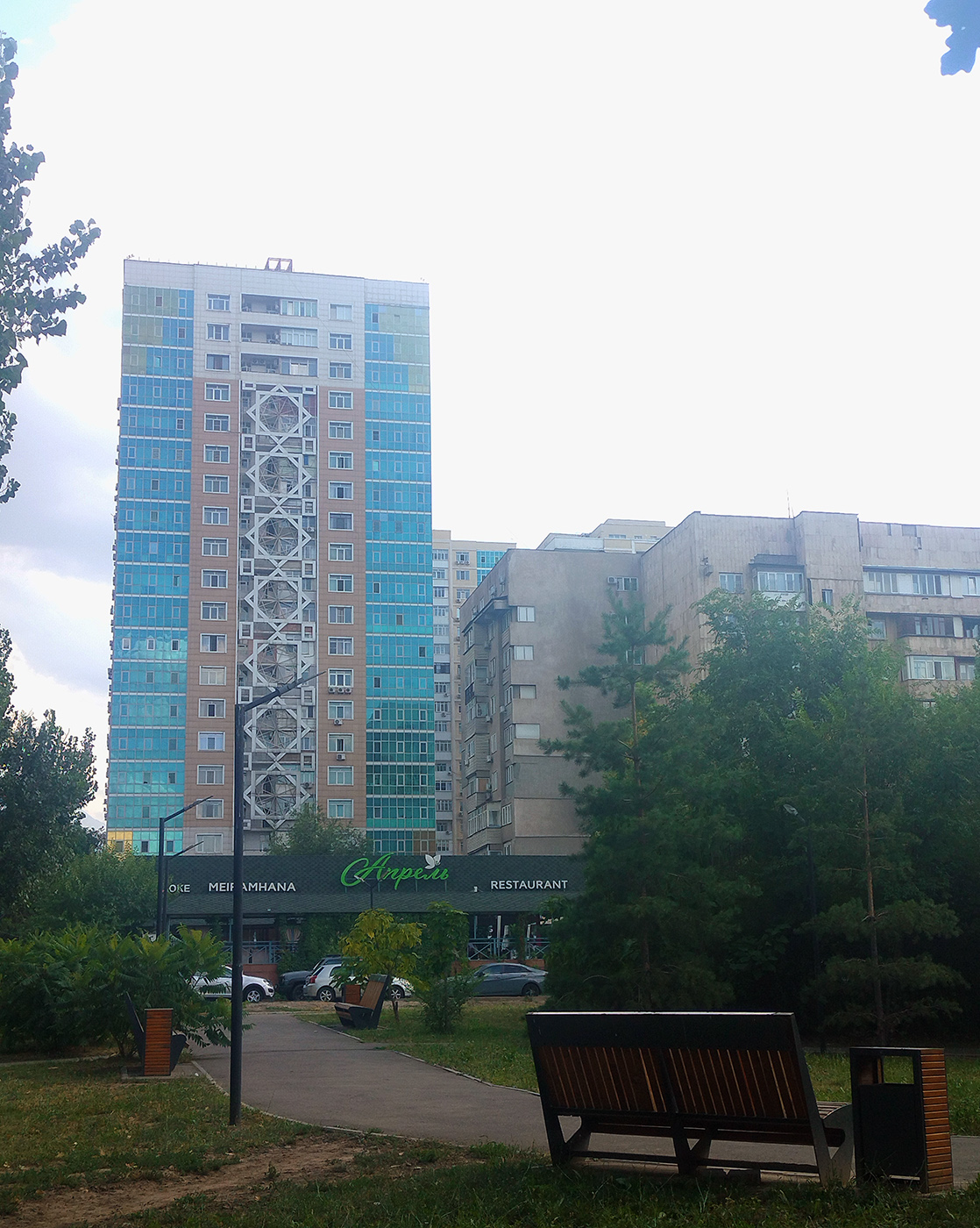 Алматы, Проспект Гагарина, 111; Проспект Гагарина, 111Б / Проспект Гагарина, 111в