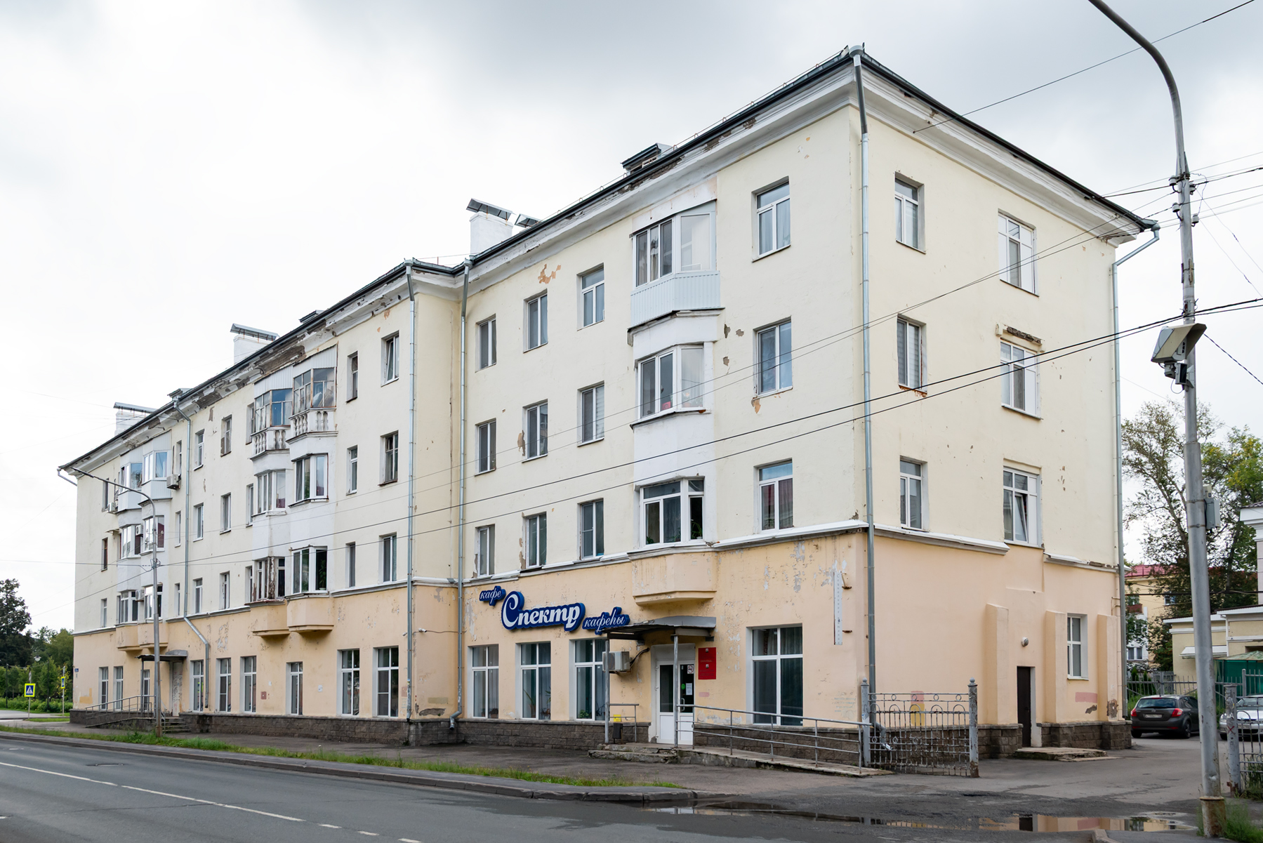 Уфа, Кольцевая улица, 38 / Улица Льва Толстого, 7