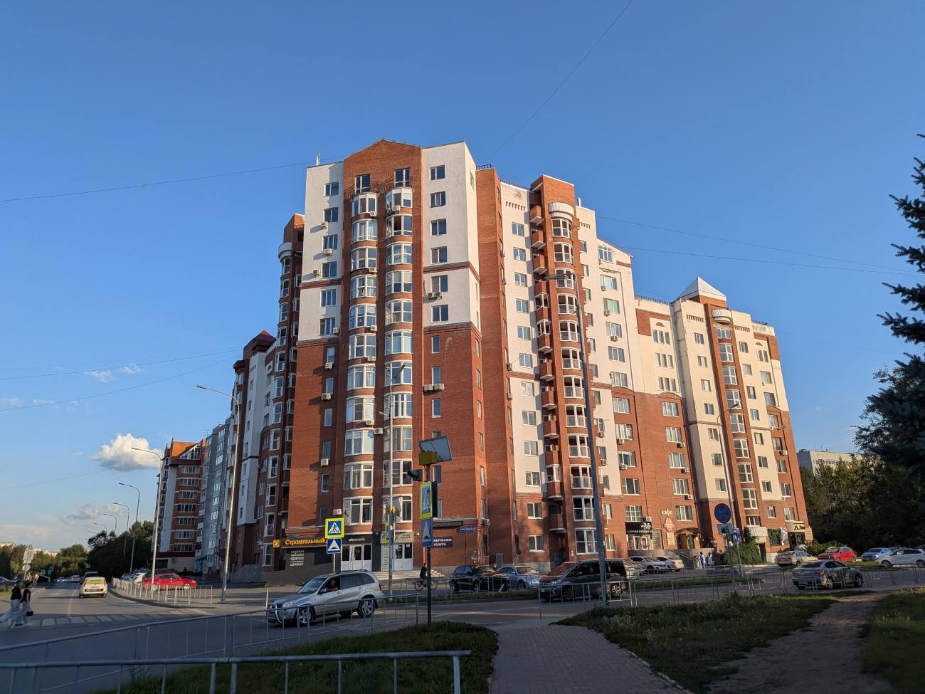 Тюмень, Улица Николая Фёдорова, 12 корп. 1; Улица Николая Фёдорова, 12 корп. 2; Улица Николая Фёдорова, 12 корп. 3; Улица Николая Фёдорова, 12 корп. 4; Улица Николая Фёдорова, 12 корп. 5