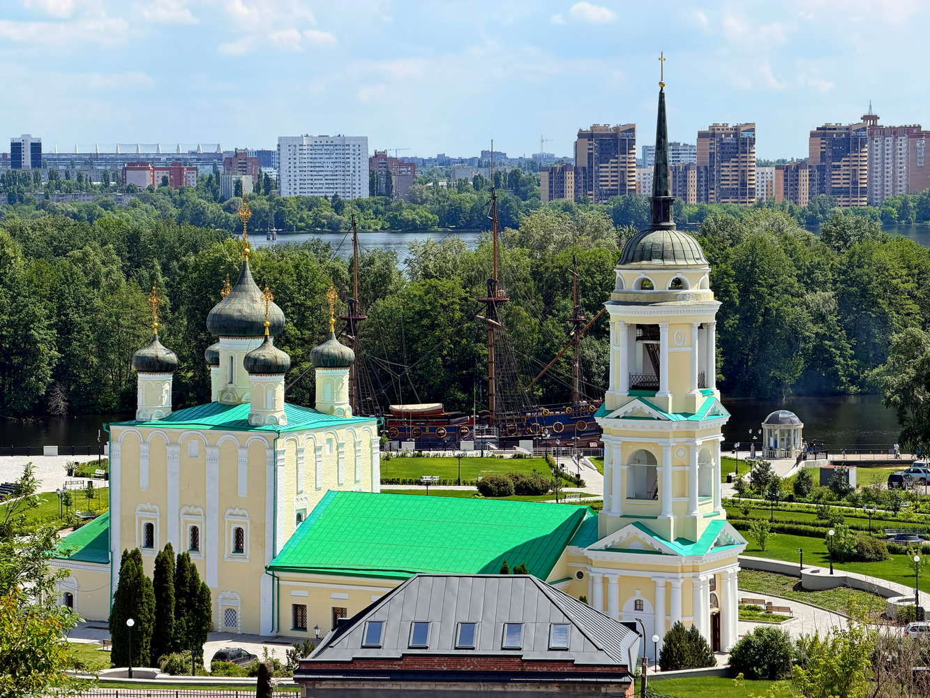 Воронеж, Улица Софьи Перовской, 9