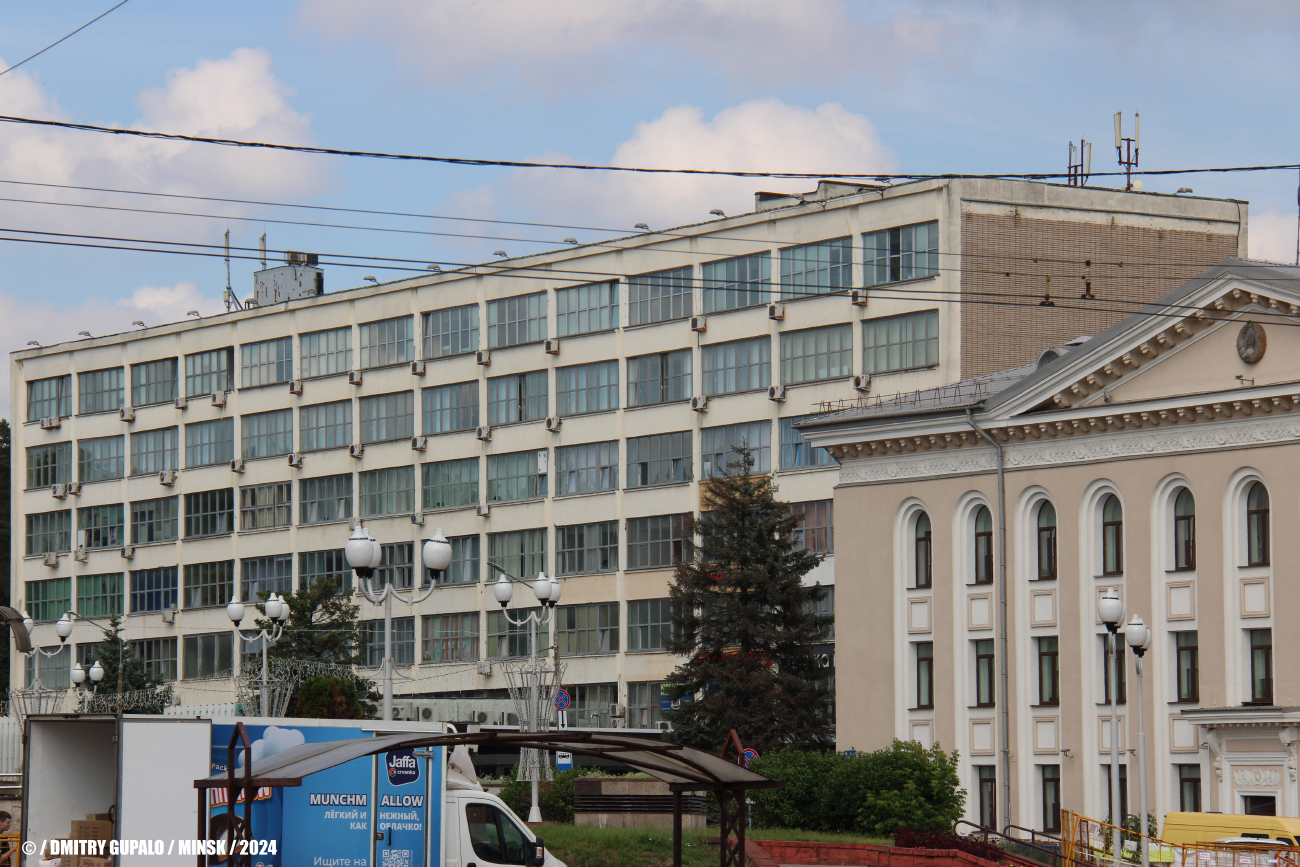 Минск, Улица Жилуновича, 15