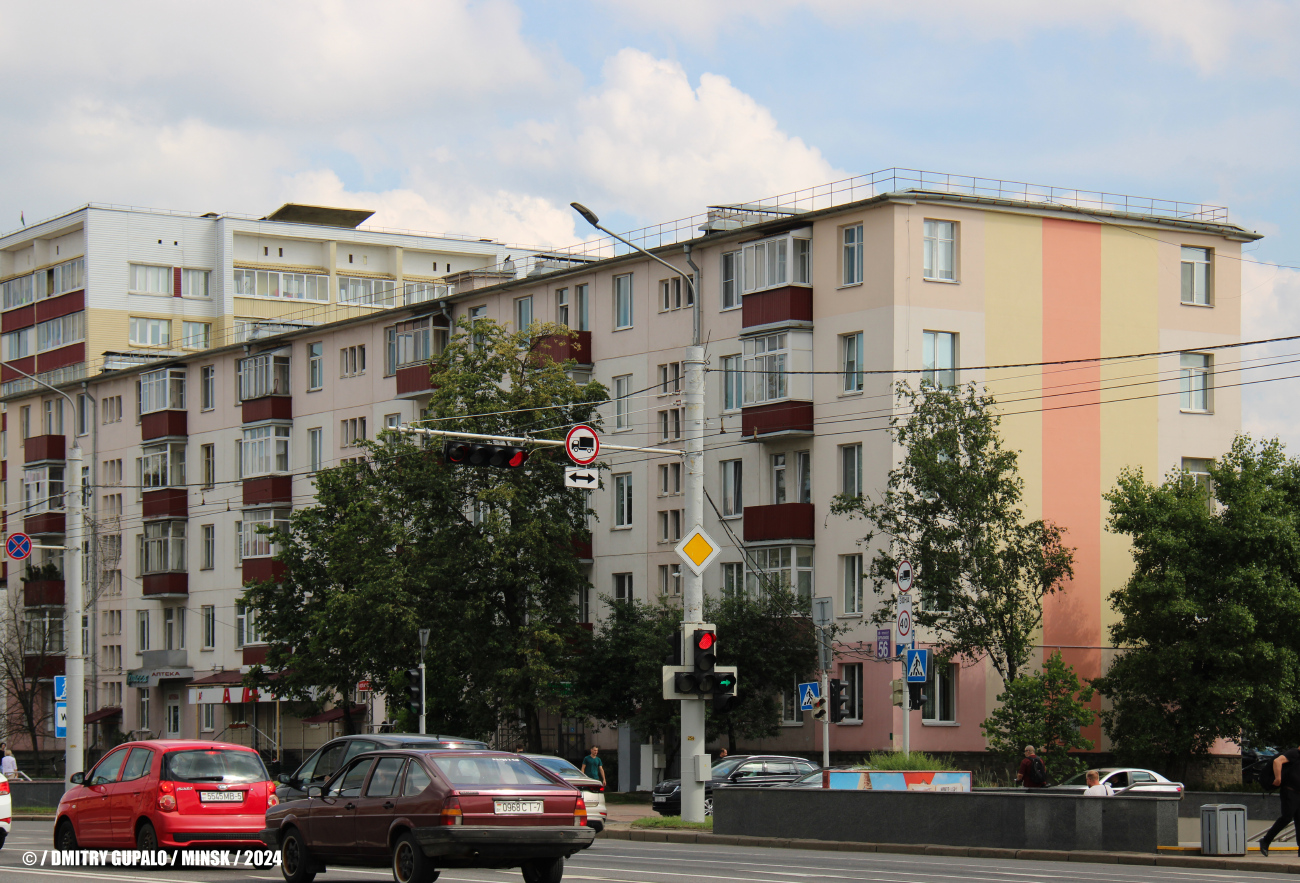 Минск, Партизанский проспект, 56 / Улица Жилуновича, 21