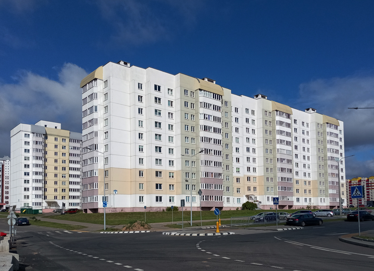 Минск, Улица Павлины Медёлки, 1