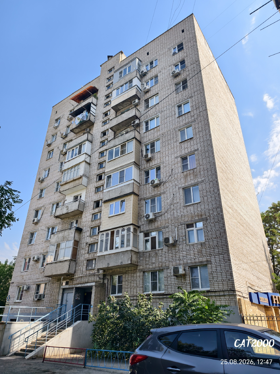 Астрахань, Улица Володарского, 4 / Улица Советской Милиции, 32