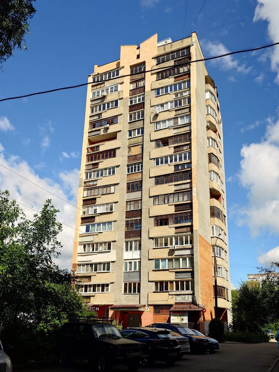 Нижний Новгород, Улица имени Маршала Малиновского Р. Я., 7