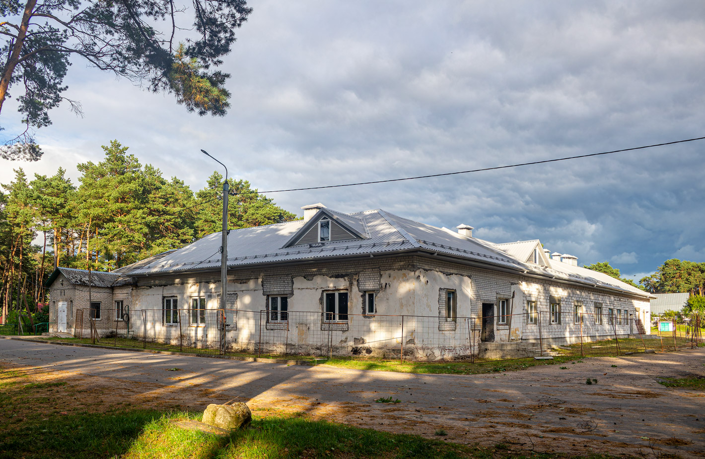 Новоельня, Школьная улица, 1