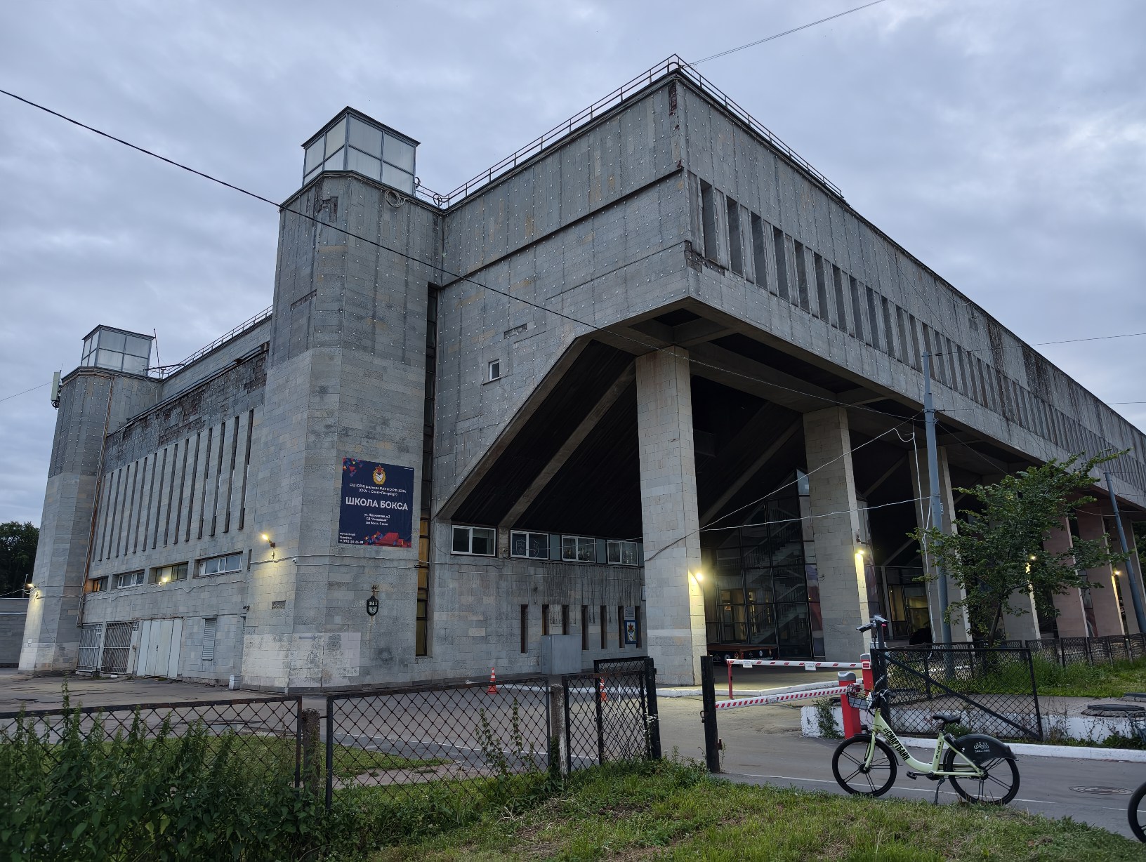 Санкт-Петербург, Ждановская улица, 2