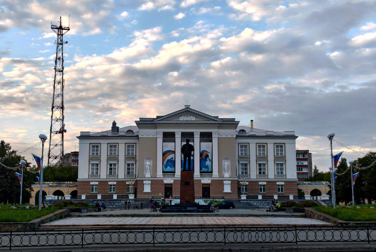 Лесной, Улица Ленина, 22; Улица Дзержинского, 2 стр. 1*