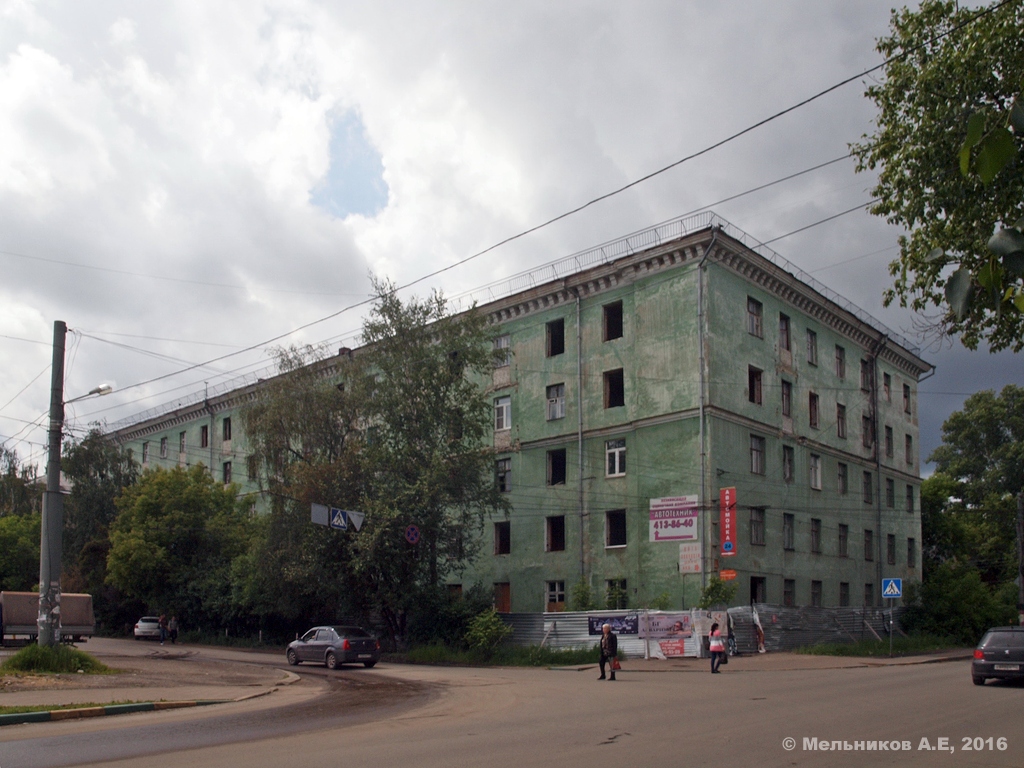 Нижний Новгород, Улица Героя Самочкина, 32 / Улица Энтузиастов, 4