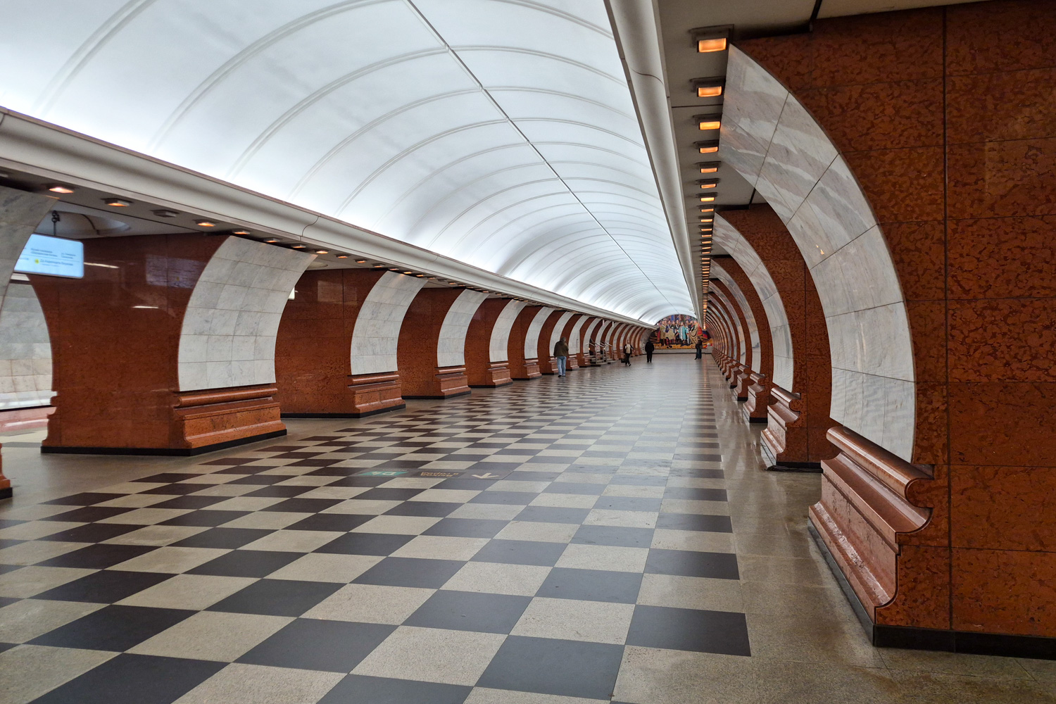 Москва, Арбатско-Покровская линия Московского метрополитена / Солнцевская линия Московского Метрополитена, станция метро «Парк Победы»