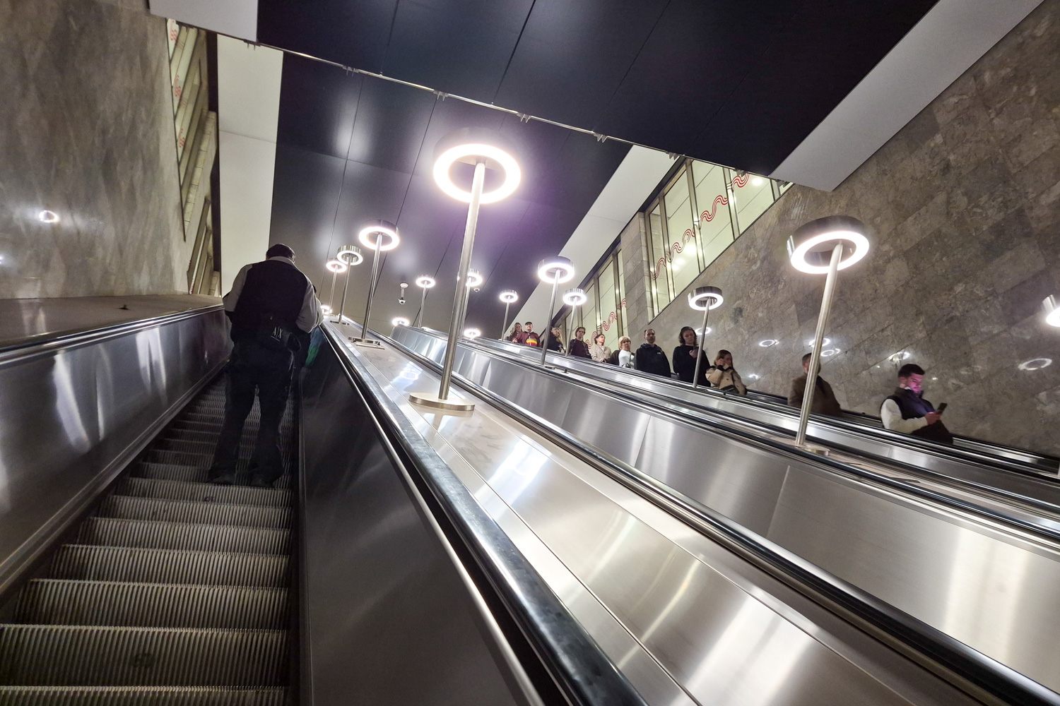 Москва, Большая Кольцевая линия Московского метрополитена, станция метро «Сокольники»