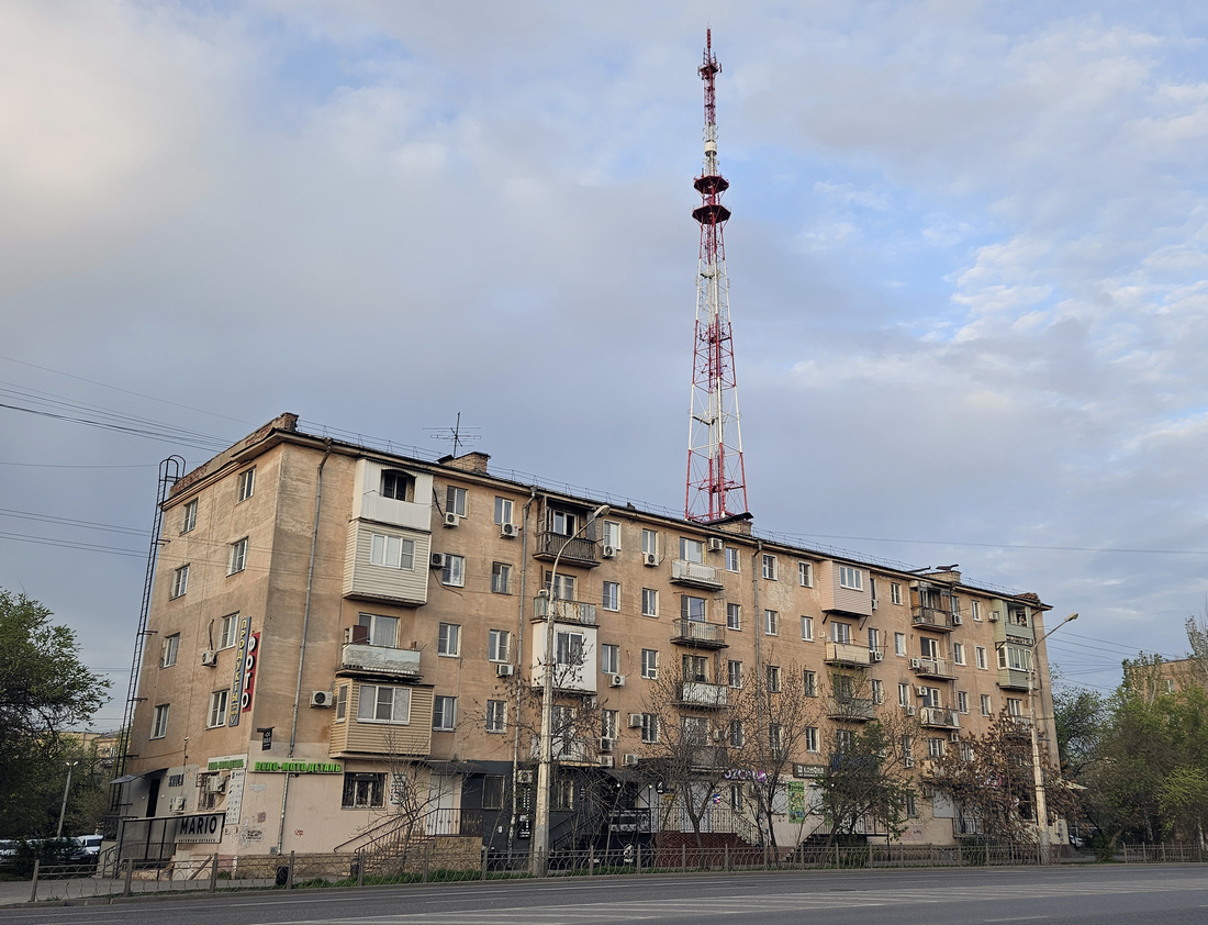 Астрахань, Улица Анри Барбюса, 36; Улица Ляхова, 4 корп. 1 (Телебашня)