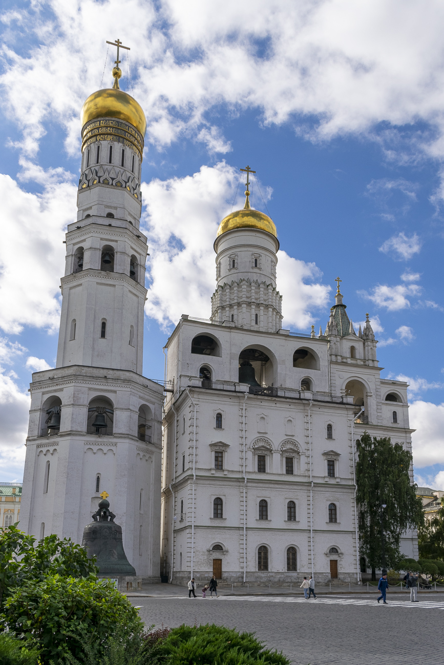 Moscó, Кремль, Ивановская площадь, Церковь Иоанна Лествичника с колокольней Ивана Великого; Кремль, Ивановская площадь, Успенская звонница