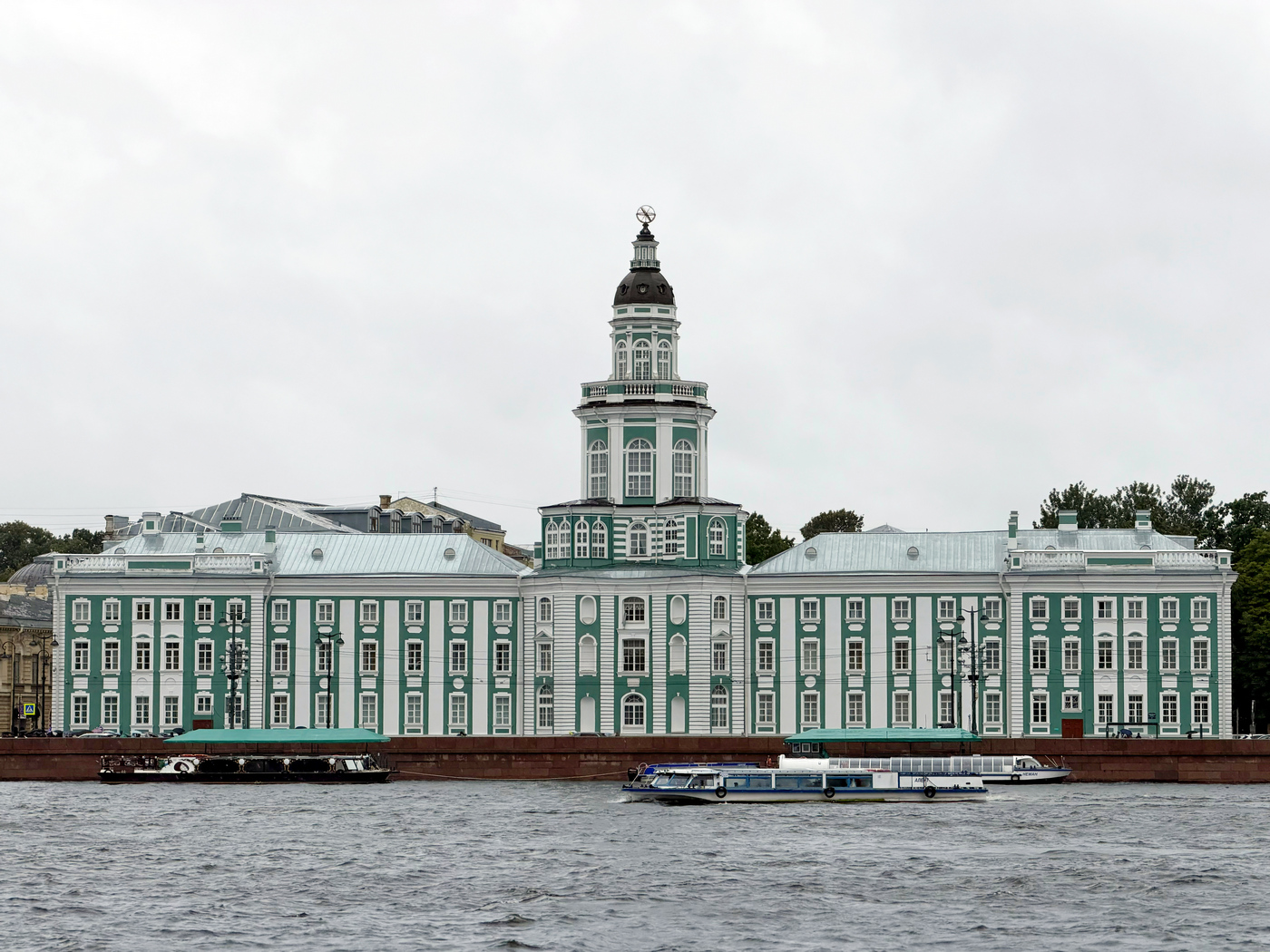 Санкт-Петербург, Университетская набережная, 3