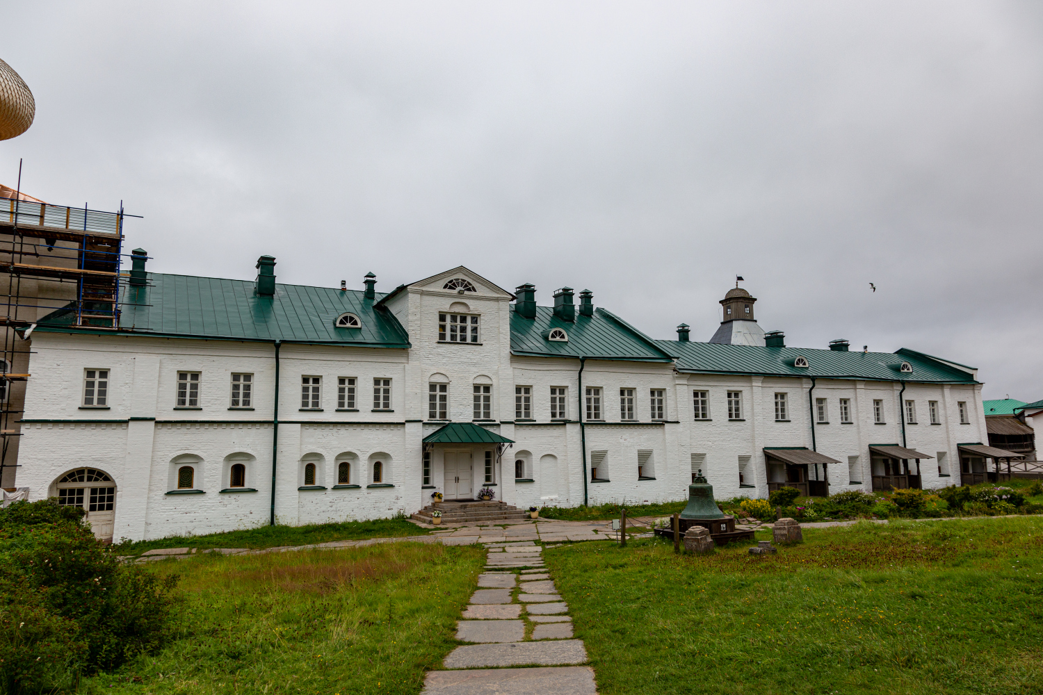 Приморский район, прочие н.п., пос. Соловецкий, набережная бухты Благополучия, 1 корп. 16 Настоятельский корпус