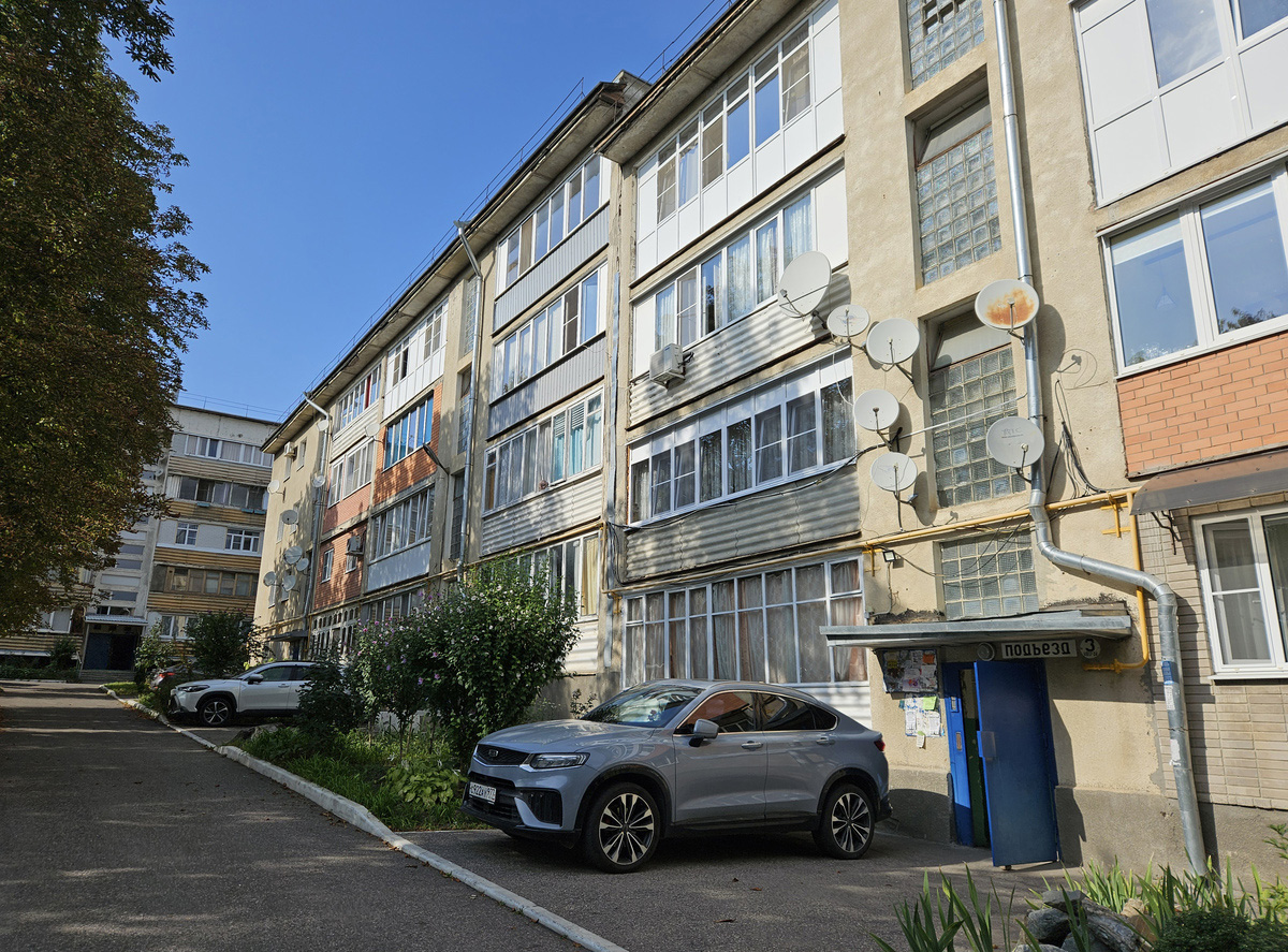 Ессентуки, Улица Пушкина, 35; Улица Свердлова, 7