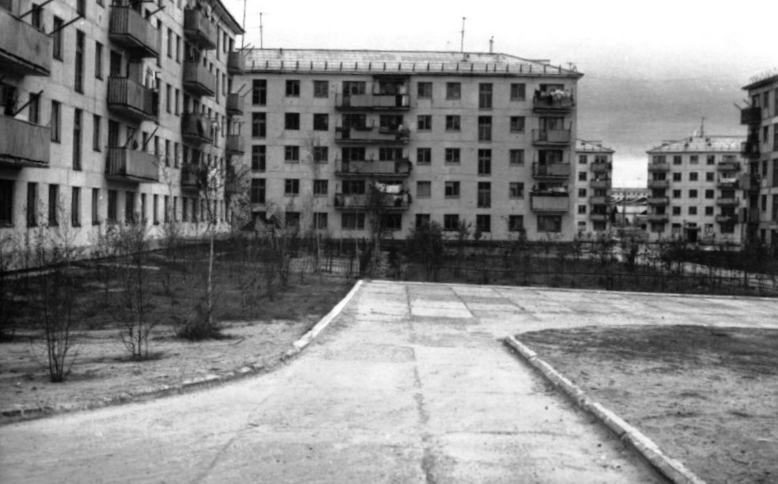 Нефтеюганск, 3-й микрорайон, 8; 3-й микрорайон, 9