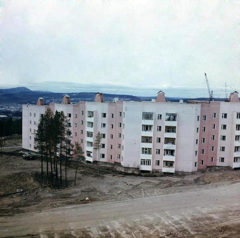Нерюнгри, Улица Карла Маркса, 1