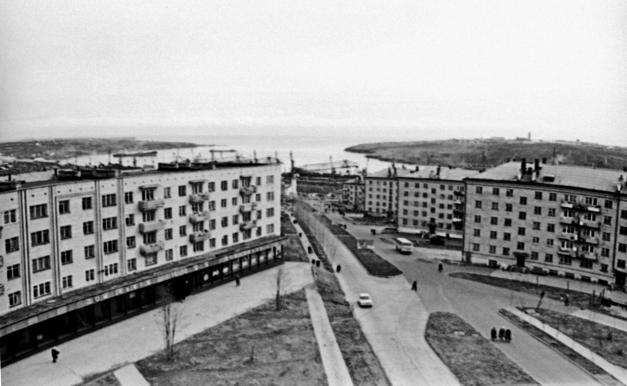 Ванино, Улица 5-я Линия, 1; Приморский бульвар, 5