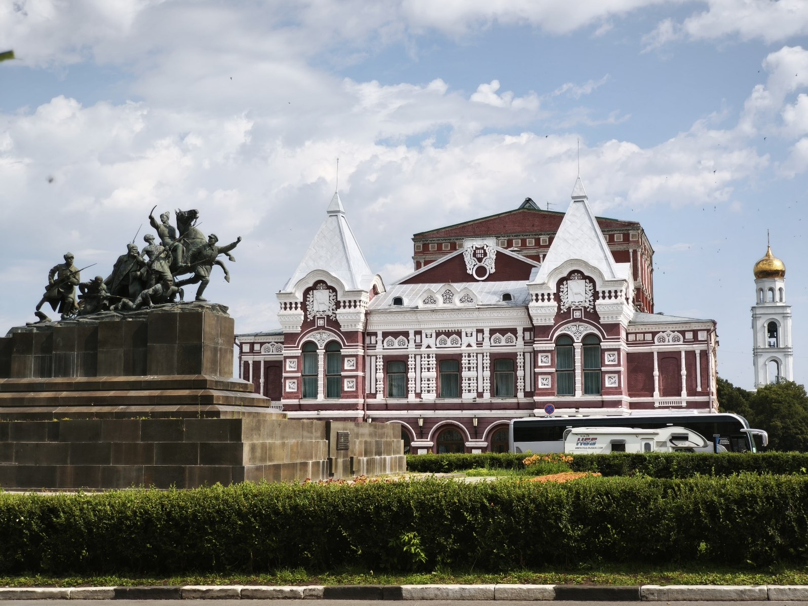 Самара, Площадь Чапаева, 1