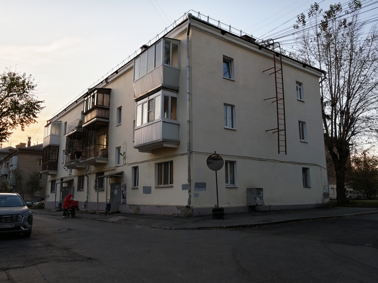 Екатеринбург, Гурзуфская улица, 47