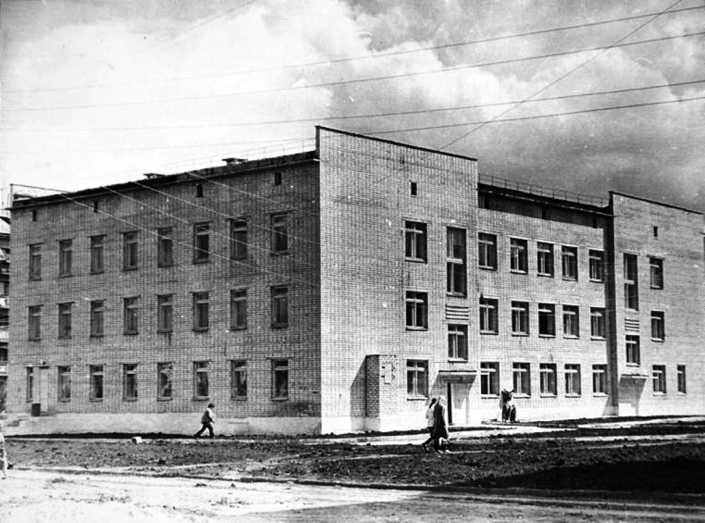Старый Оскол, Микрорайон Интернациональный, 24