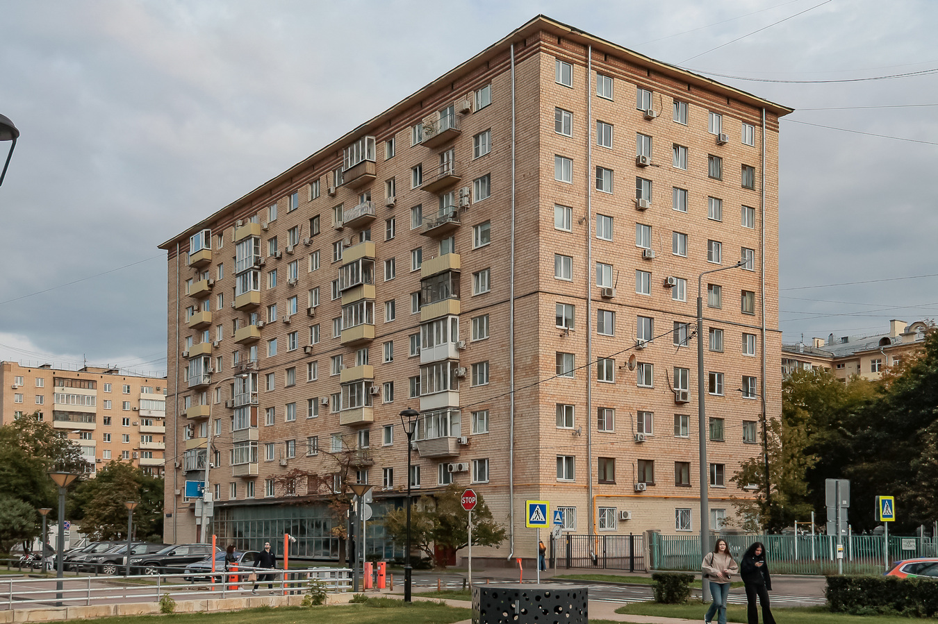 Москва, Кутузовский проспект, 24 / Набережная Тараса Шевченко, 25
