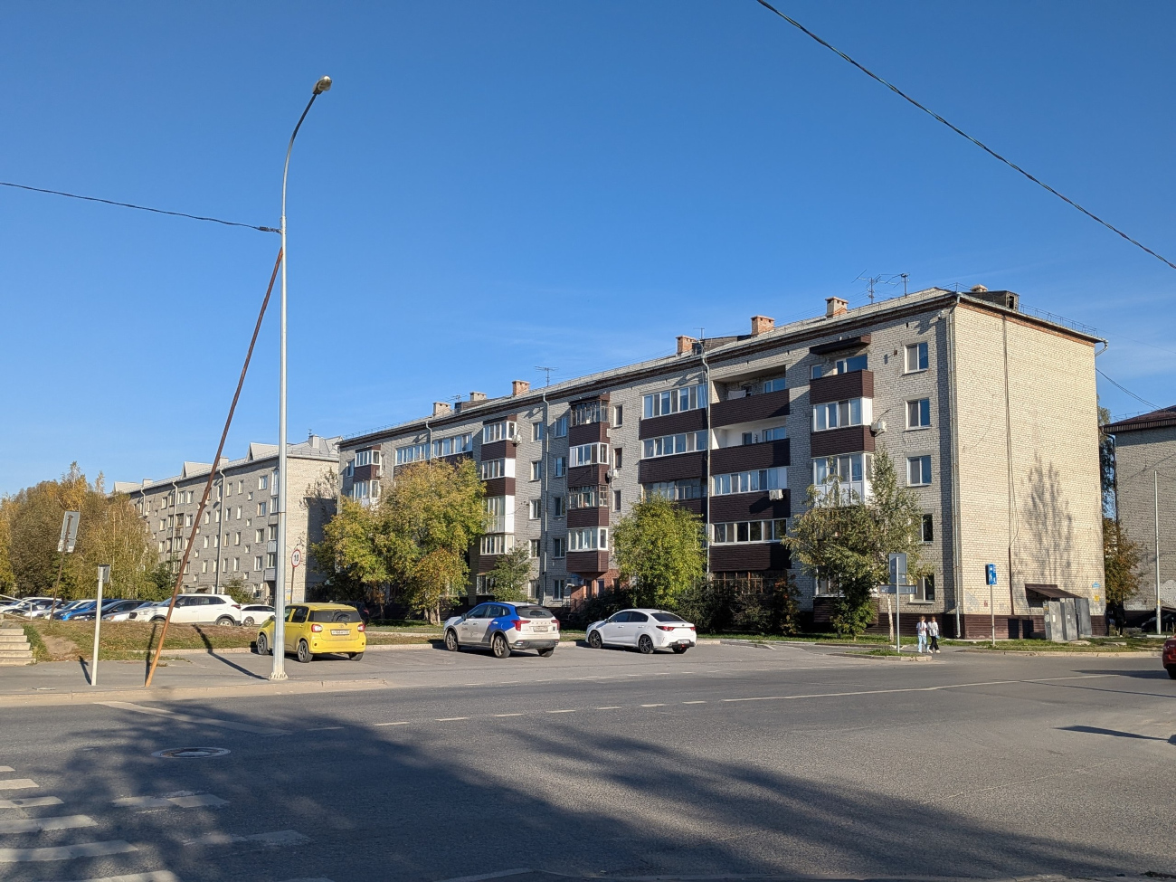 Тюмень, Таллинская улица, 2; Станционная улица, 18А