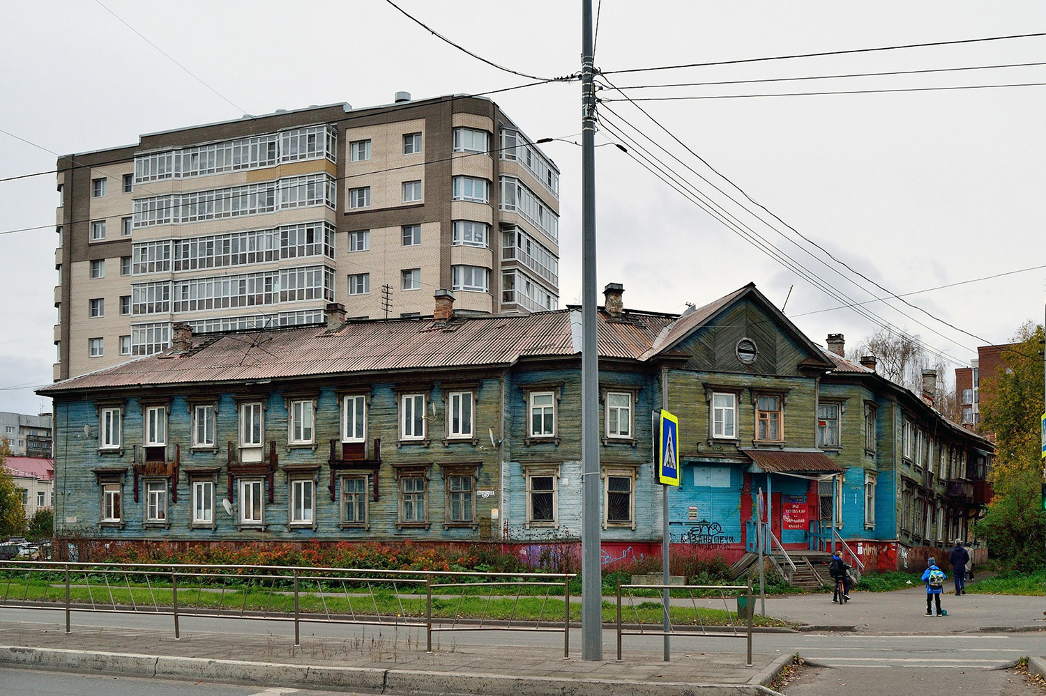 Архангельск, Проспект Советских Космонавтов, 47 / Улица Выучейского, 39