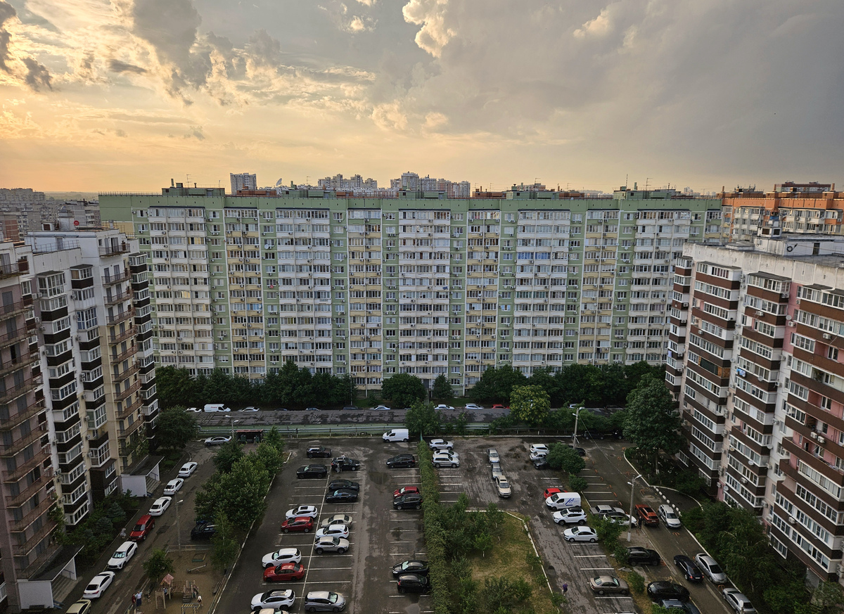 Краснодар, Проспект Чекистов, 40; Рождественская набережная, 35