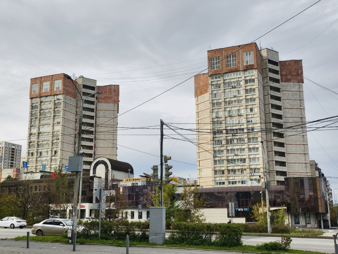 Perm, Улица Попова, 21; Улица Попова, 23